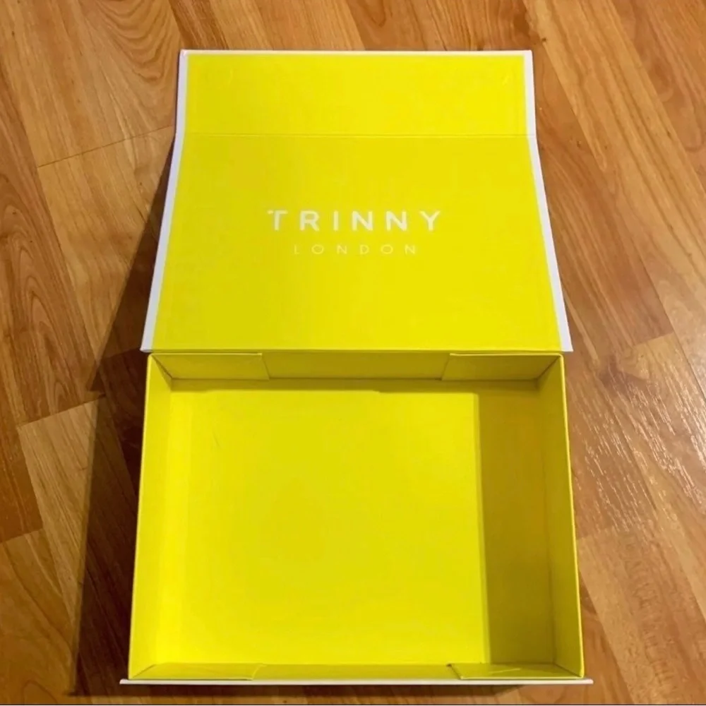 Trinny‎ y London Hard empty box